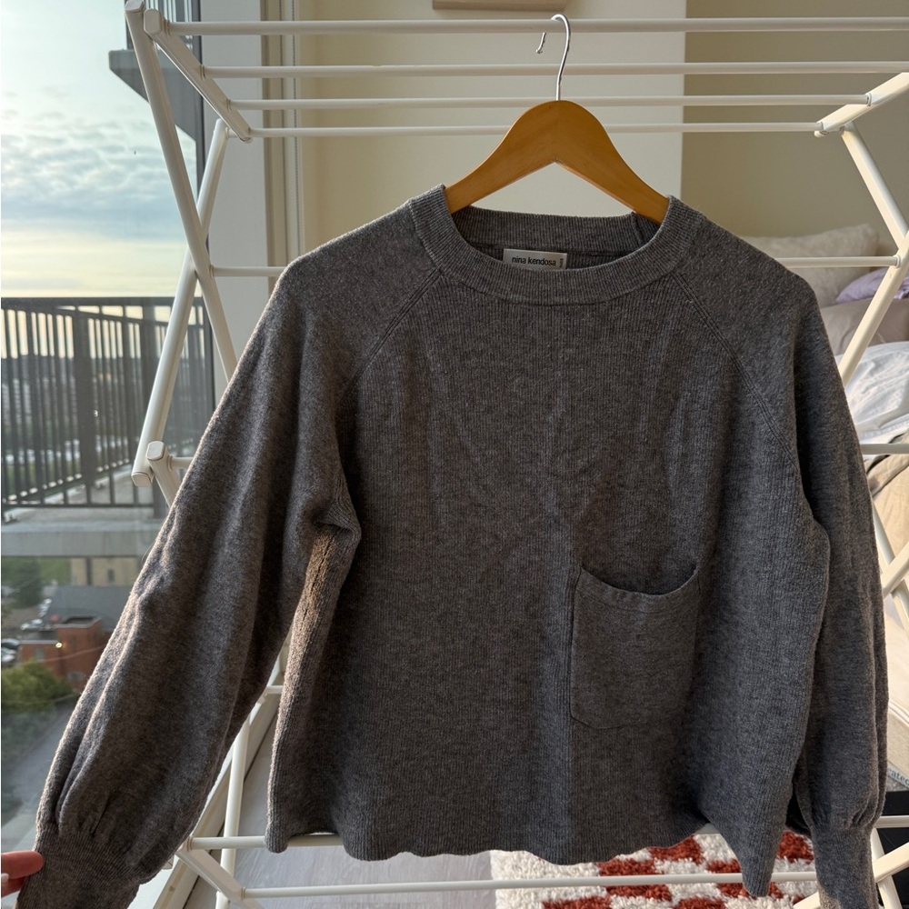 Women's Gray Crewneck Pocket Sweater - Casual Knit